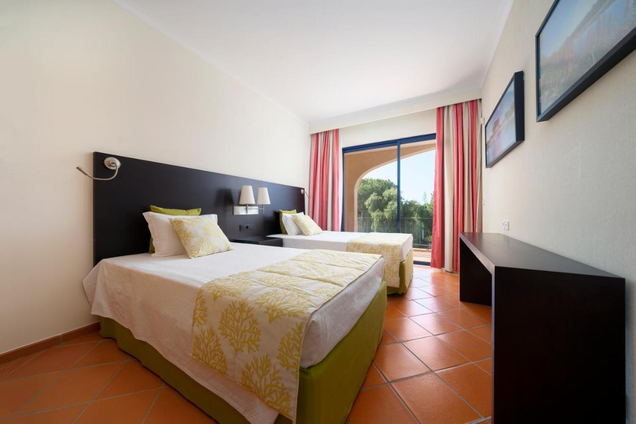 Al - Apartamento Vila Sol F5 T Картейра Экстерьер фото